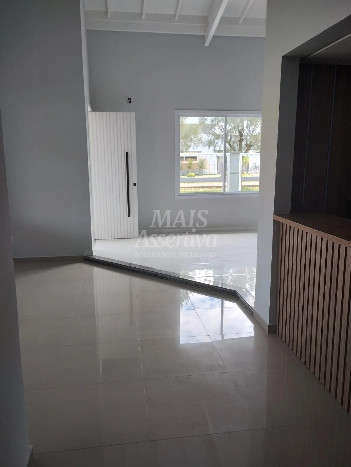 Imagem Excelente casa a venda em Tramandaí - 3 dormitórios, 2 vagas de garagem
