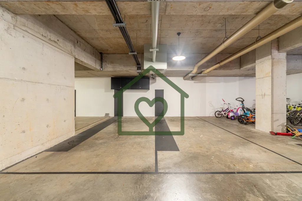 Imagem A Bridge Imóveis vende apartamento de 145 m², em andar alto, com 3 suítes, living para três ambi...