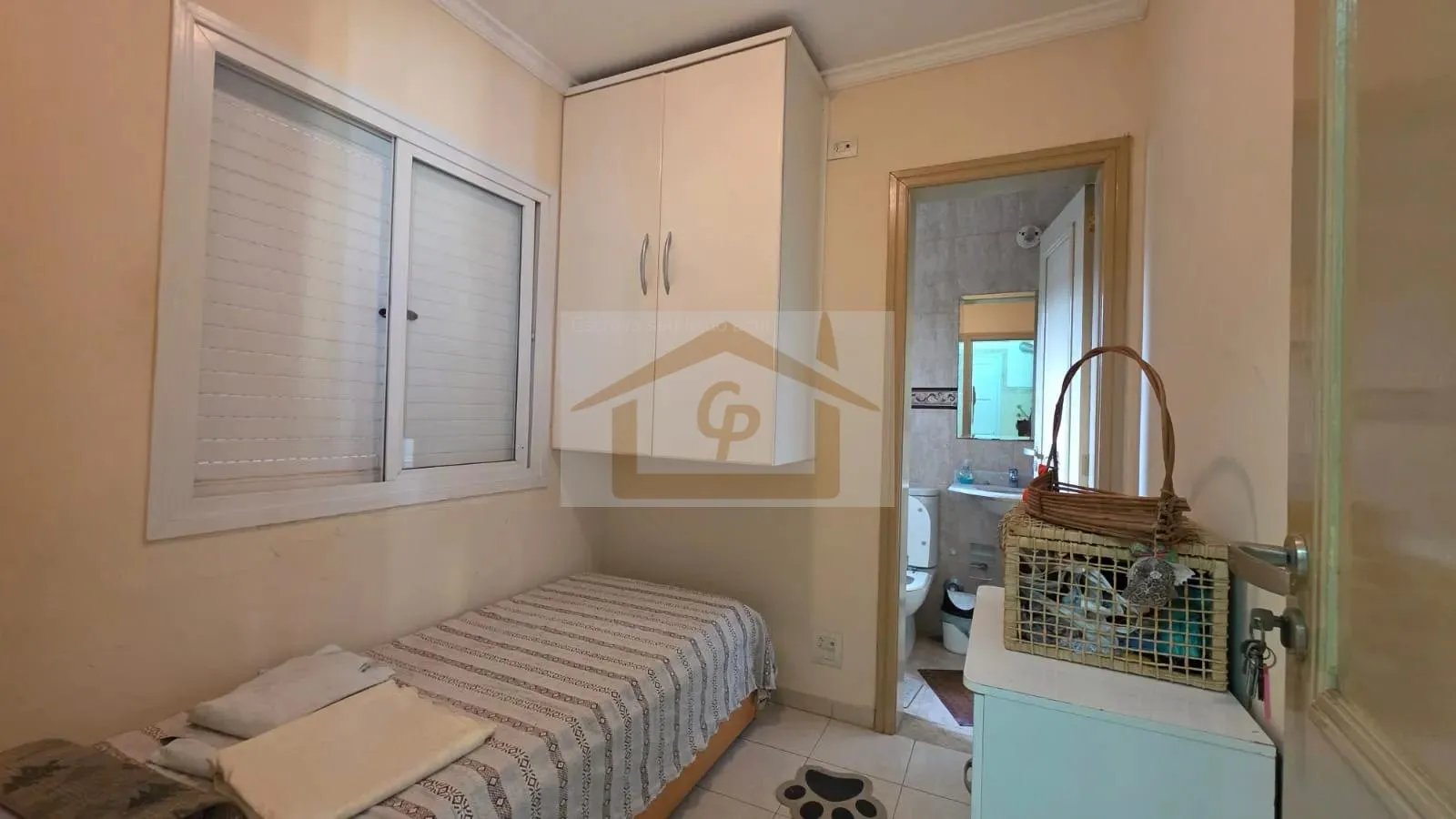 Imagem CASA TÉRREA EM CONDOMÍNIO FECHADO!!! 3 Suítes, 6 vagas *piscina