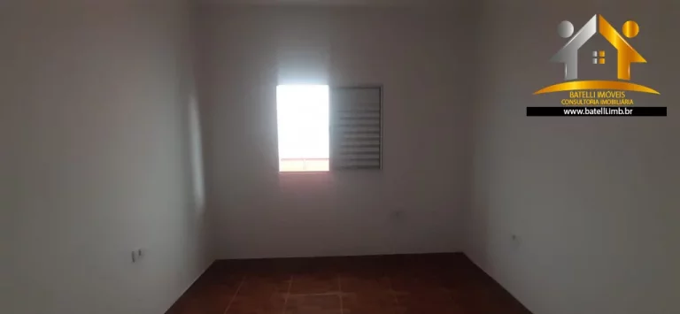 Imagem Casa com 03 cômodos para alugar em Carapicuíba