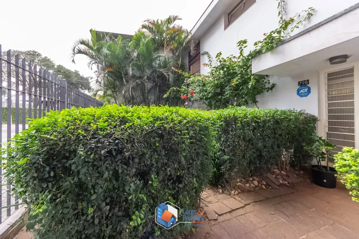 Imagem Sobrado para venda em Jardim Aeroporto com 3 quartos, sendo 1 suíte, 162m²