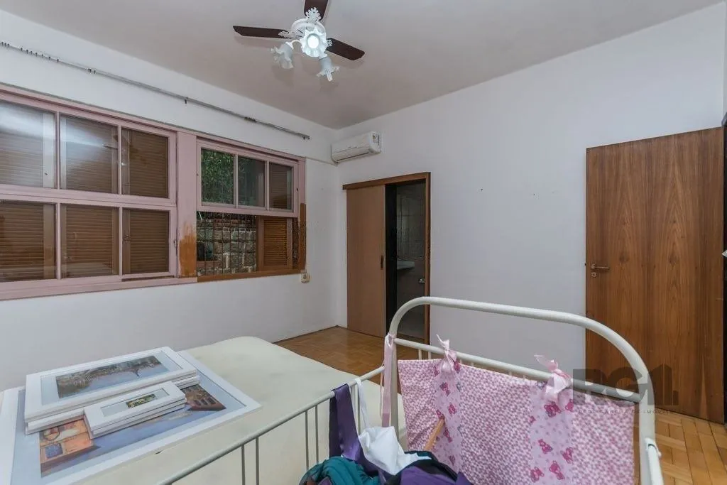 Imagem Excelente casa de 150m² com 3 dormitórios e 2 vagas.