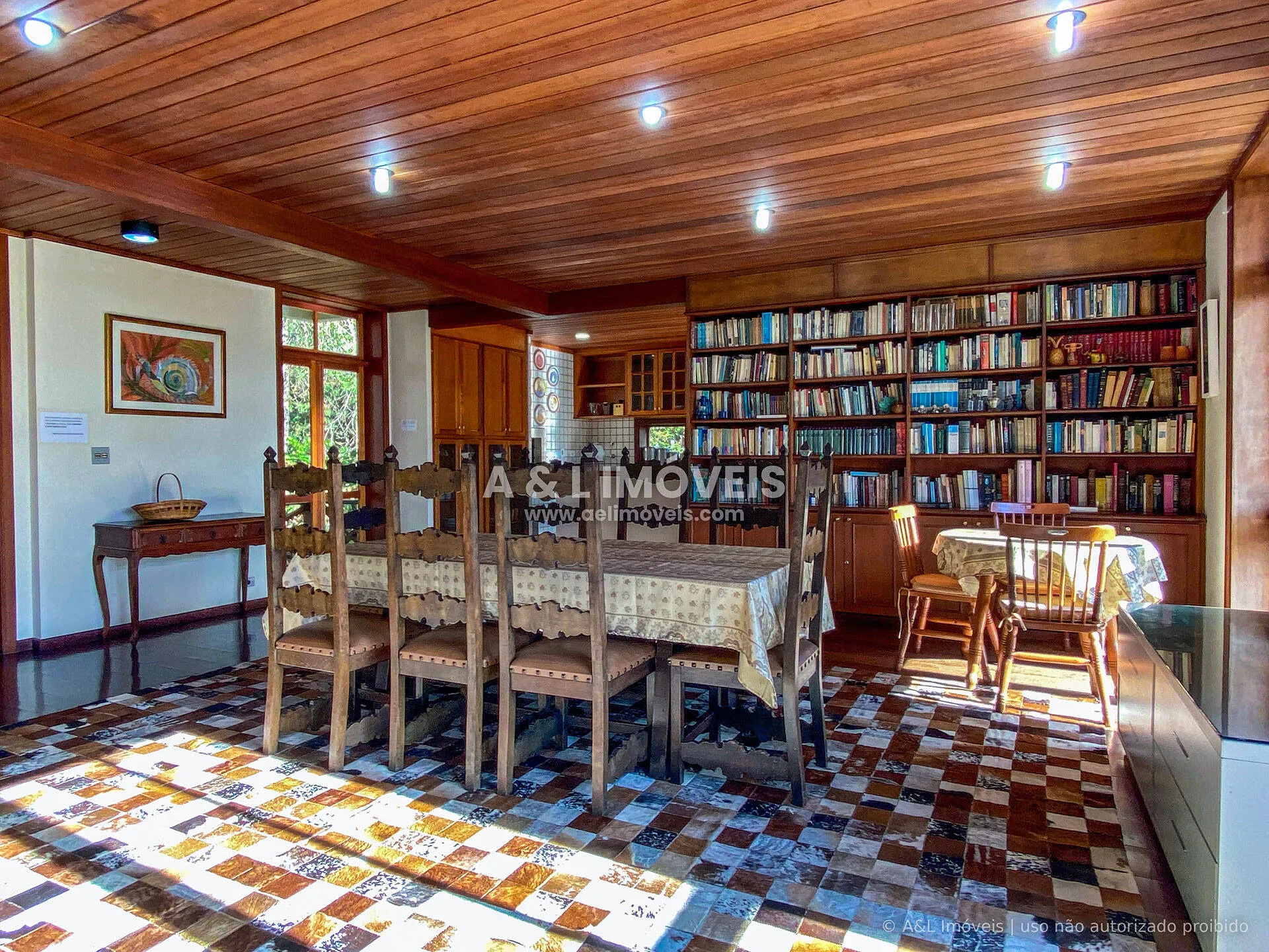 Imagem Casa à venda em Campos do Jordão | 417,26 m² | 5 dormitórios