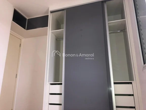 Imagem Apartamento de 75 m² em andar alto, com três quartos sendo uma suíte, sala para dois ambientes e ...