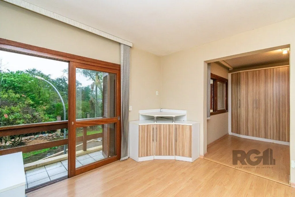 Imagem Casa Condominio no bairro Guarujá de 3 dormitórios 1 vaga