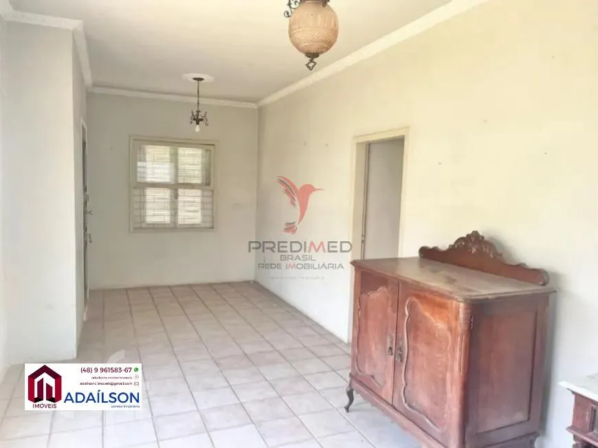 Imagem Casa em Florianópolis com 4 Quartos e 2 banheiros à Venda, 141 m² por R$ 1.490.000