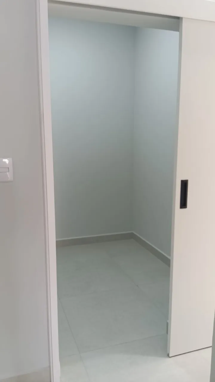 Imagem Excelente oportunidade: Casa em Condomínio à venda em Sorocaba-SP, bairro Wanel Ville, 3 quartos, 2 suítes, 2 salas, 4 banheiros, 145,58 m².