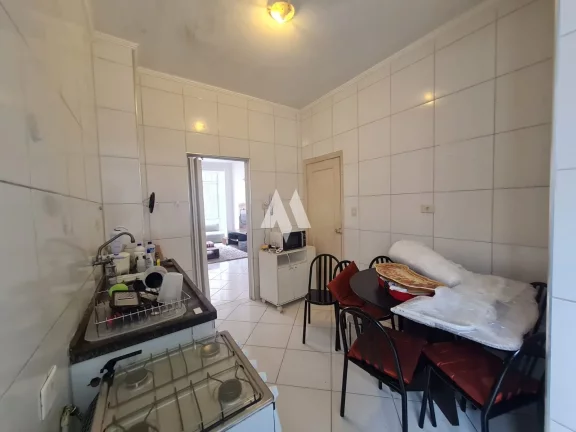 Imagem Apartamento 02 dormitórios -vaga demarcada - Quadra da Praia do Boqueirão/Santos