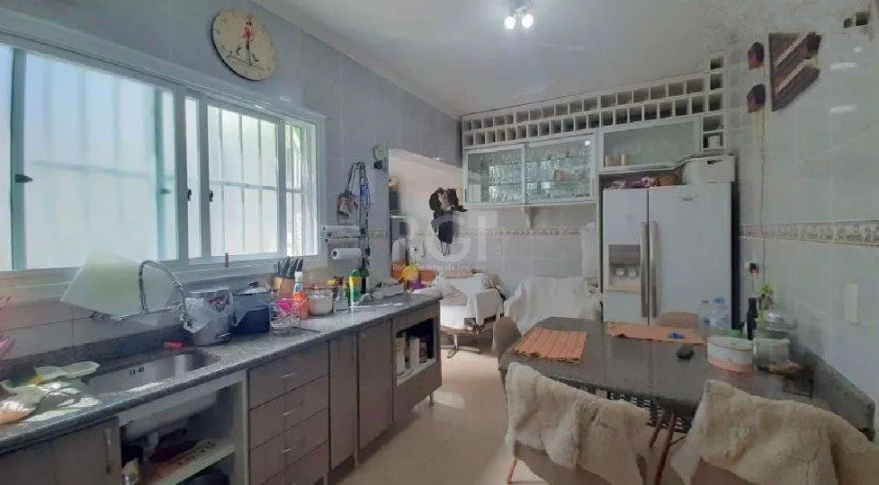Imagem Casa para Venda - 171.46m², 3 dormitórios, sendo 1 suites, 4 vagas - Medianeira
