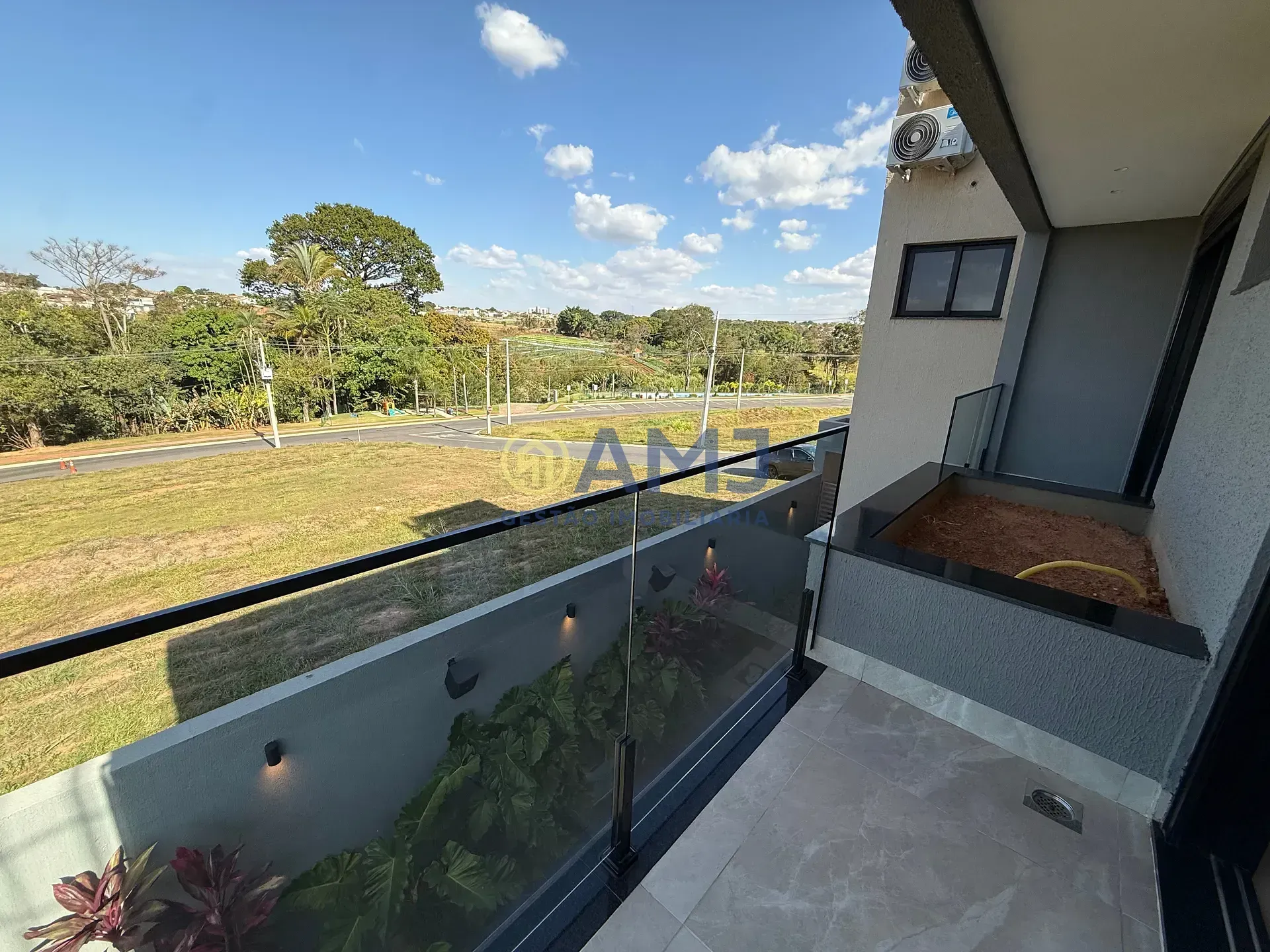 Imagem Sobrado à venda no Pólo Empresarial Goiás- Jardins Versalhes