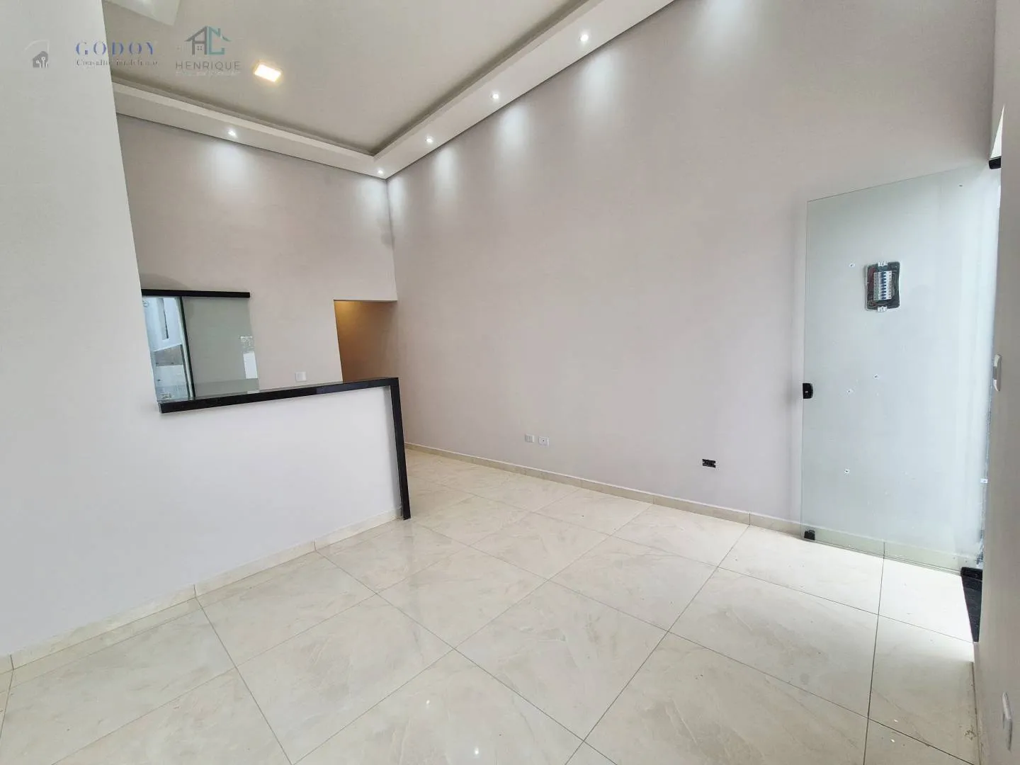 Imagem Casa moderna com excelente padrão de acabamento e localização privilegiada.