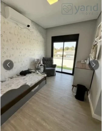 Imagem Casa à venda em Jundiaí-SP: 3 quartos, 3 suítes, 2 banheiros, 5 vagas de garagem e 800m² de área no bairro Medeiros. Confira!