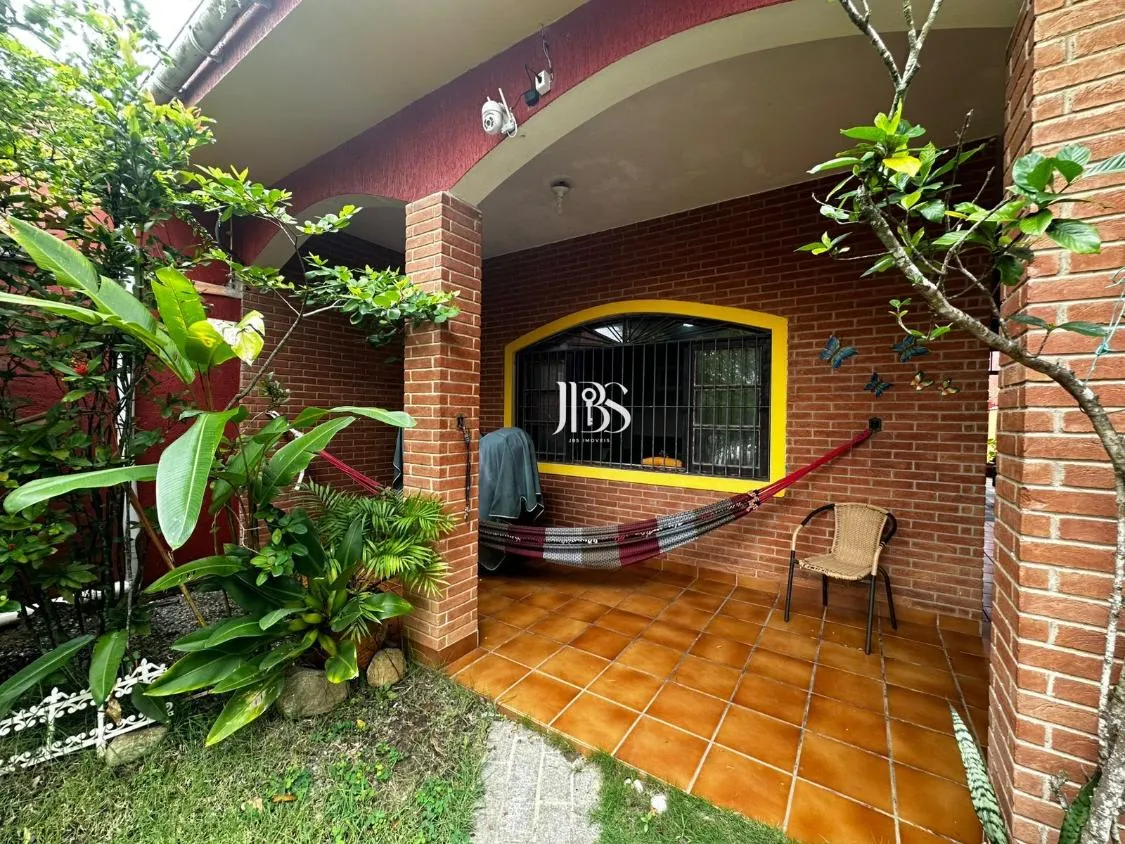 Imagem CASA TÉRREA COM PISCINA E EDÍCULA ASSOBRADADA A 100 METROS DA PRAIA SUARÃO ITANHAÉM