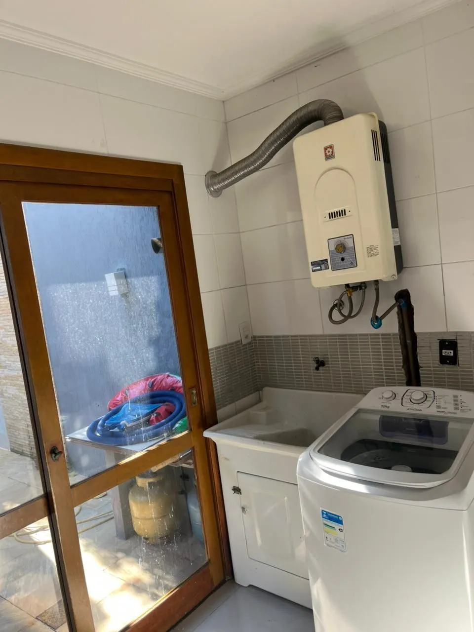 Imagem Sobrado triplex com piscina no Loteamento Nova Ipanema