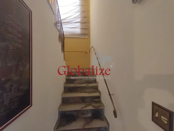 Imagem Sobrado com 251m², 5 dormitórios à venda na Ponta da Praia por R$1.930.000,00.