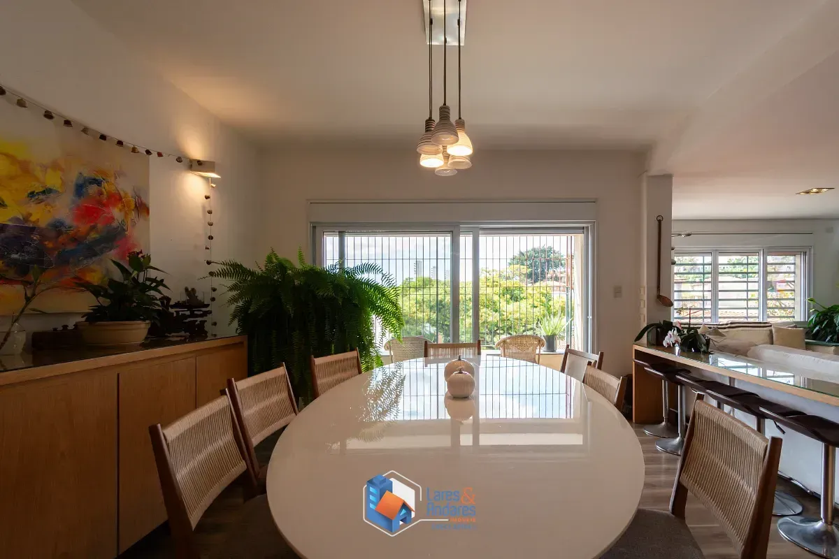 Imagem Casa para venda em Pacaembu com 4 quartos, sendo 3 suítes, 400m²