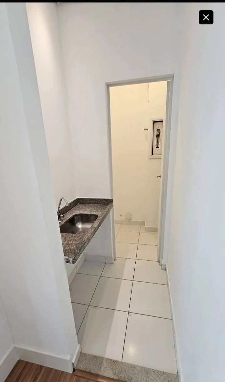 Imagem Conjunto de Salas Comerciais com Vista Panorâmica em Alphaville - 160m², 5 Banheiros e 3 Vagas Cobertas