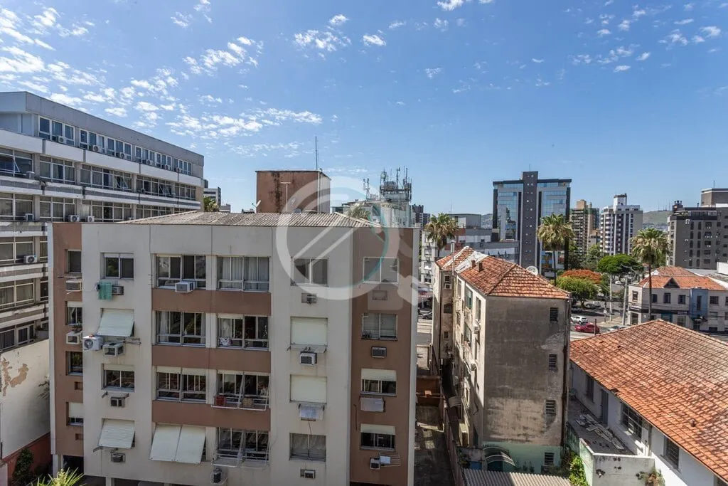 Imagem Apartamento de 1 Dormitório REFORMADO e semi mobiliado no bairro Petrópolis. Andar alto, 40,5m2 de...