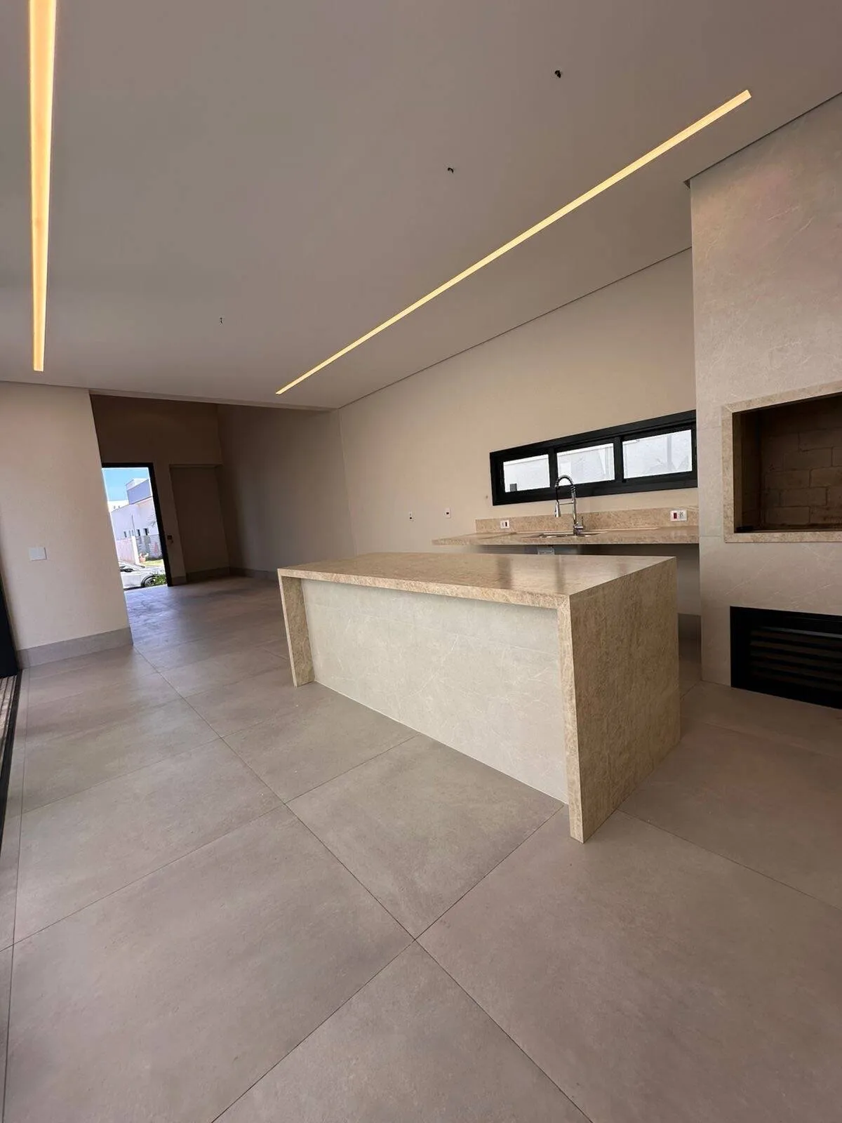 Imagem Casa três suítes Condomínio Belvedere 2