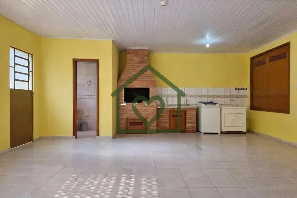Imagem Casa residencial com 3 dormitórios, sendo 1 suíte. Um dos dormitórios conta com móveis planejado...