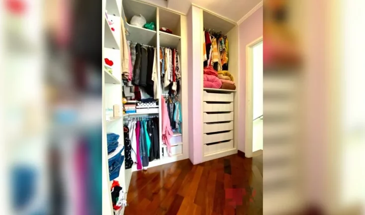 Imagem VENDE-SE LINDA CASA TRIPLEX DE 153M², 4 DORMITÓRIOS, EM EXCELENTE CONDOMÍNIO FECHADO!