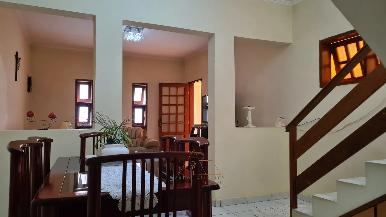 Imagem Imperdível! Casa à venda em Itu-SP, bairro Progresso, 3 quartos, 1 suíte, 1 sala, 3 banheiros, 4 vagas de garagem, 194 m².