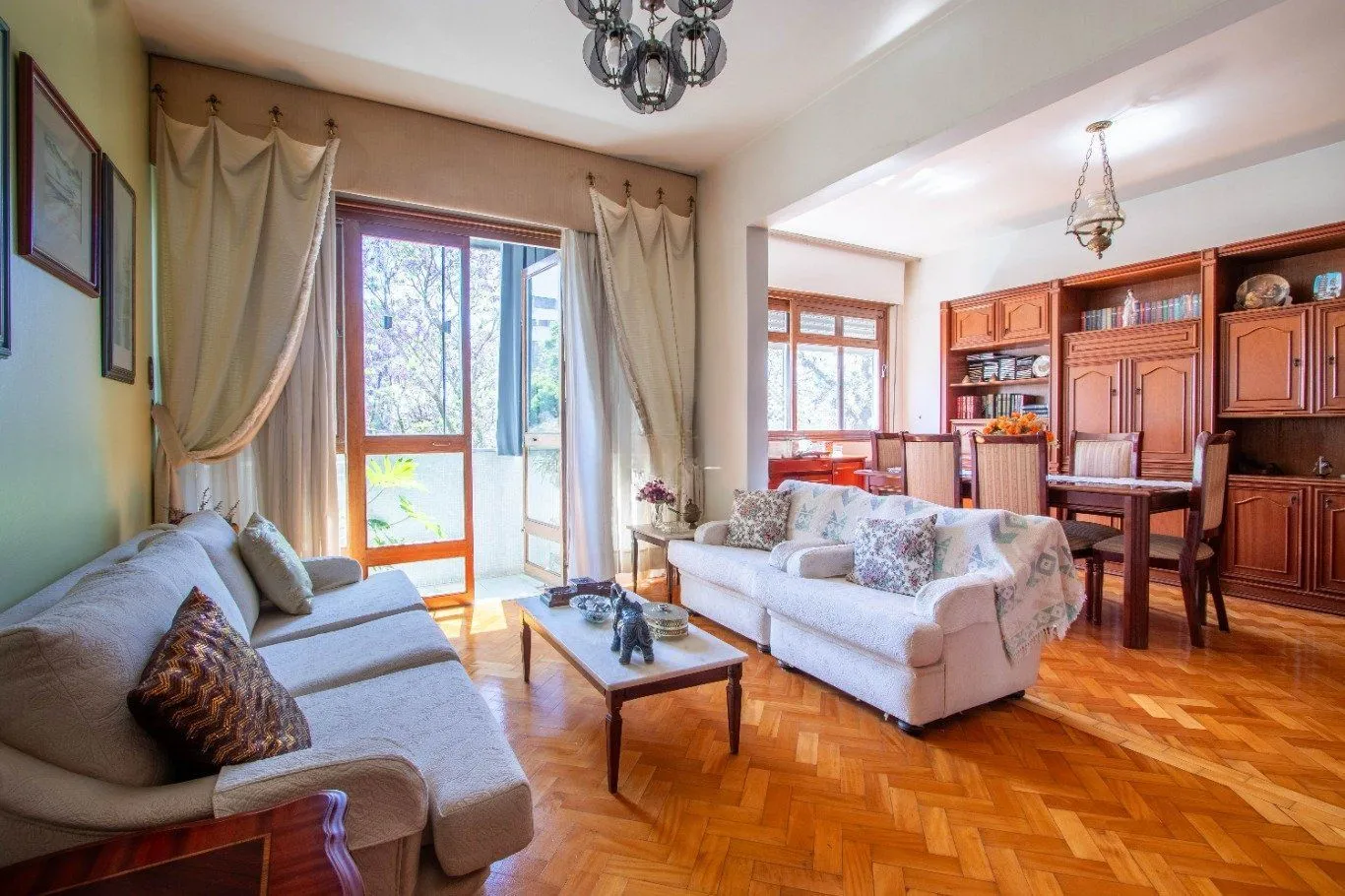 Imagem Apartamento com 3 quartos e 116m² à venda em Petrópolis, Porto Alegre. Rua General Souza Doca, Petrópolis, Porto Alegre
