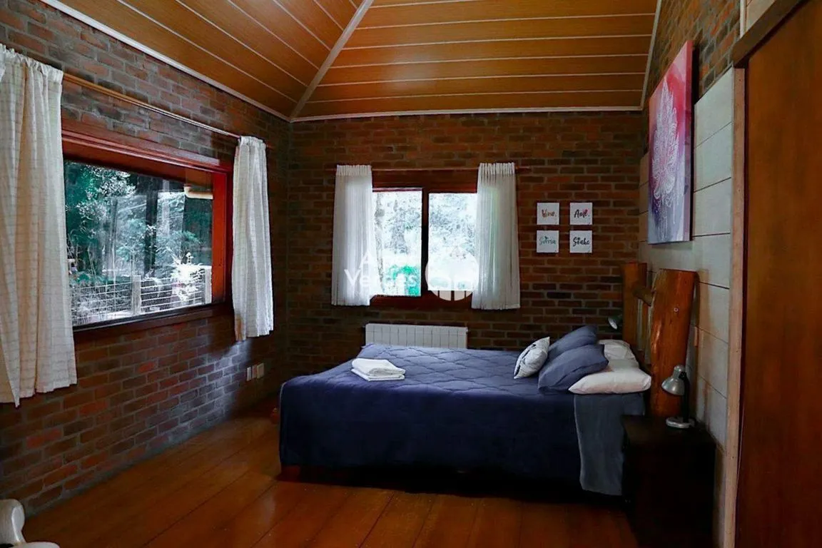 Imagem Vende-se Casa em Canela-RS, com 03 dormitórios