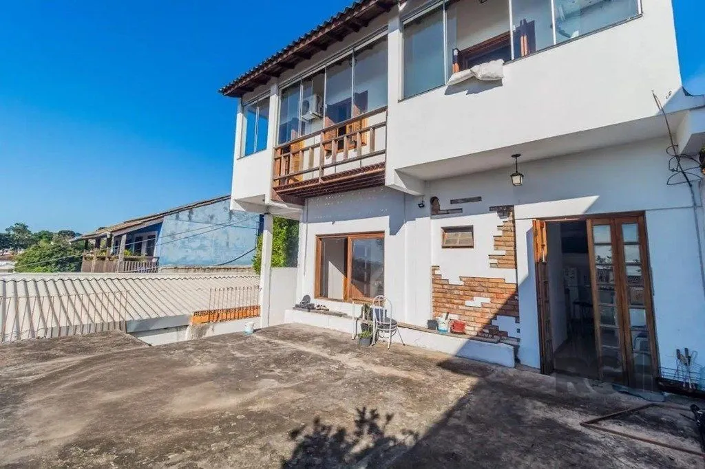 Imagem Casa com 3 dormitórios no bairro Cascata, Porto Alegre