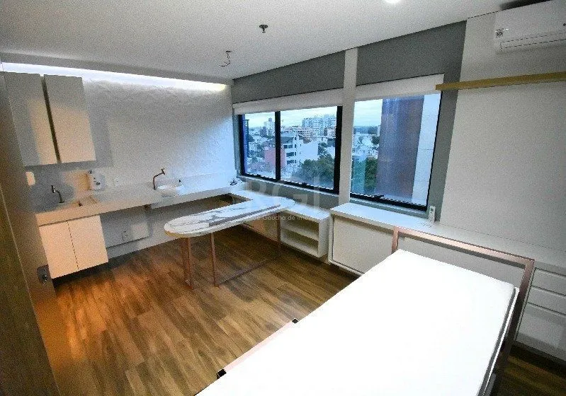Imagem Conjunto/Sala para Venda - 25.81m², 0 dormitórios, Menino Deus