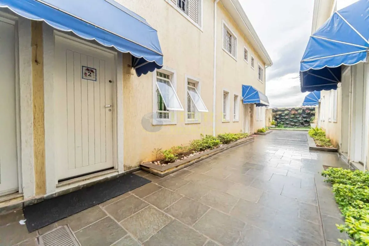 Casa em condomínio em Quitaúna, Osasco
