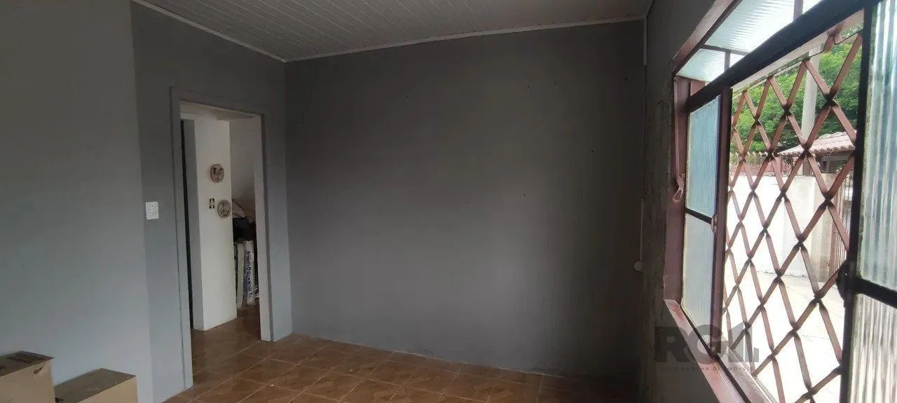 Imagem Casa com 2 quartos, vagas de garagem, piscina, bairro Sarandi, Porto Alegre/RS