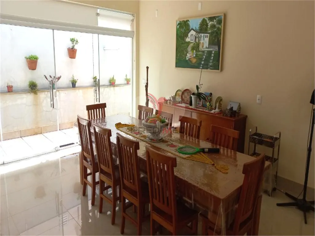 Imagem Casa de 2 quartos, 204m² no bairro Vila Irerê, em Lençóis Paulista