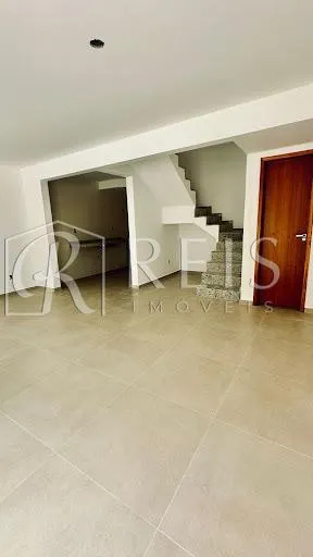 Imagem Casa para Venda em Rio das Ostras, Recreio, 2 dormitórios, 2 suítes, 4 banheiros, 2 vagas