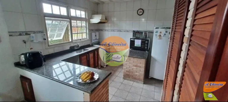 Imagem Sobrado 04 Dormitorios (sendo 01 suite ) 300 Metros da Praia - Pereque Açú