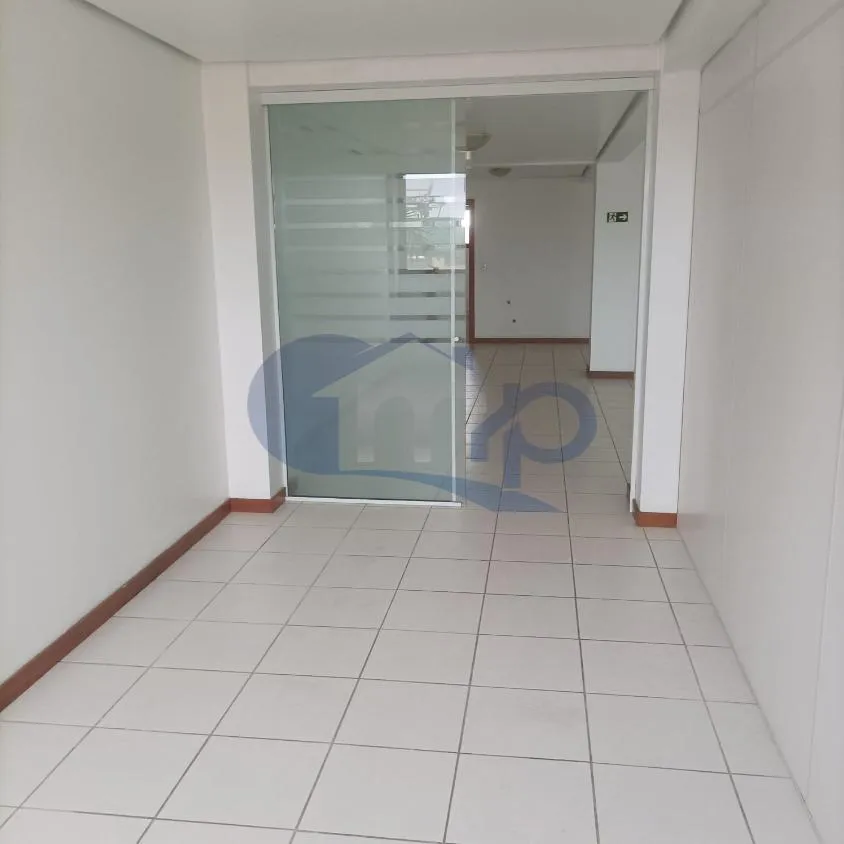 Imagem Sala comercial a venda com 94m² no centro de Torres/RS