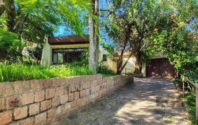 Imagem Terreno à venda no bairro Menino Deus em Porto Alegre, com 15,50 X 31,00