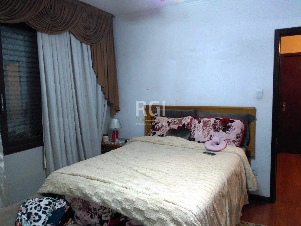 Imagem Cobertura para Venda - 323.99m², 3 dormitórios, sendo 1 suites, Partenon