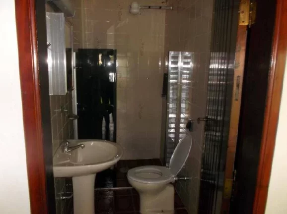 Imagem CASA LADO PRAIA EM TRES LOTES COM PISCINA