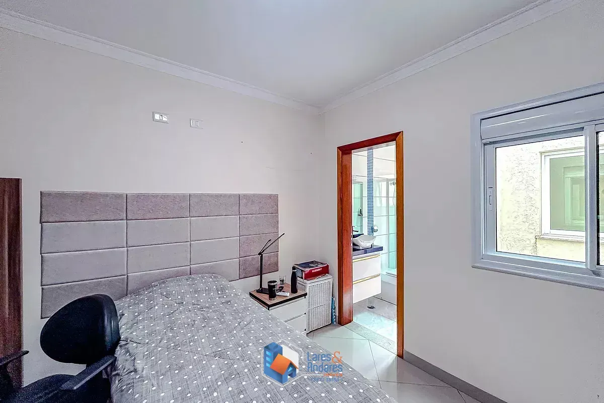 Imagem Casa para venda em Penha de França com 4 quartos, sendo 4 suítes, 212m²
