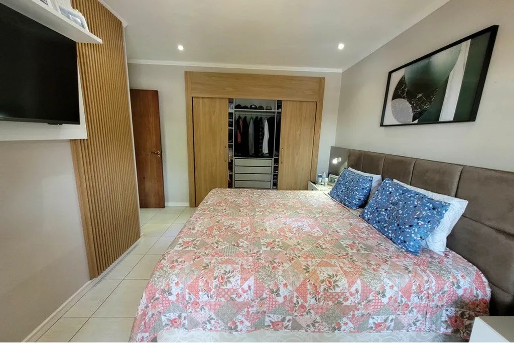 Imagem Casa à venda em Viamão, Santa Isabel, com 3 quartos, 120m2