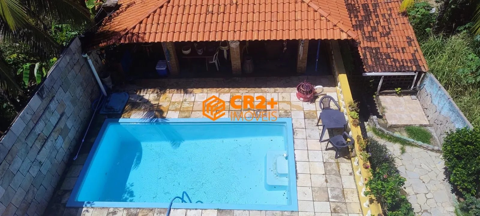 Imagem Vendo Casa triplex 06 quartos, 02 suítes, 03 vagas de garagem, 200 m2 em Cabo de
