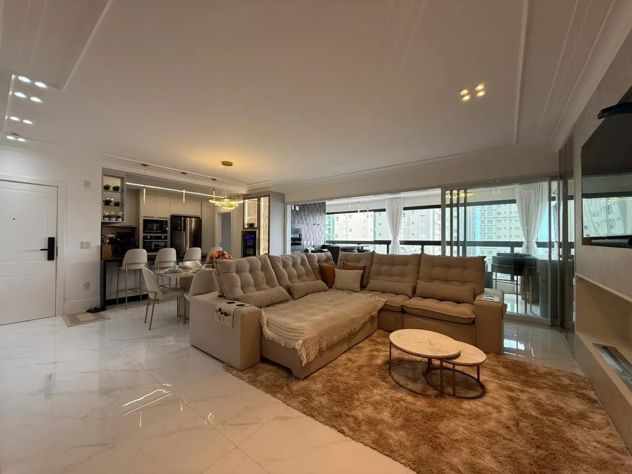 Imagem Apartamento com vista para o mar à venda com 180m2 por R$ 5.300.000,00