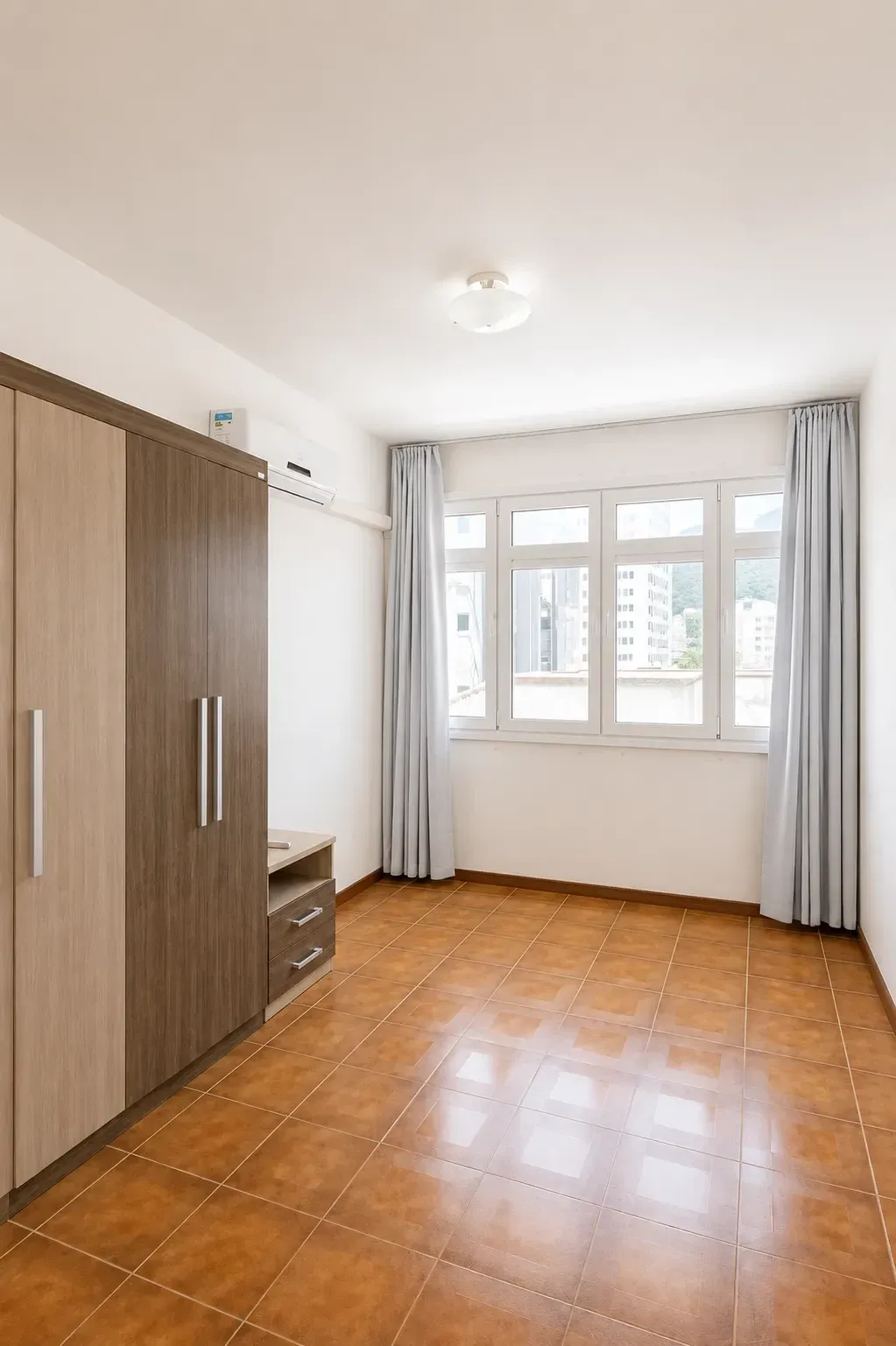 Imagem Apartamento com 2 Quartos à Venda, 72 m² em Centro - Florianópolis