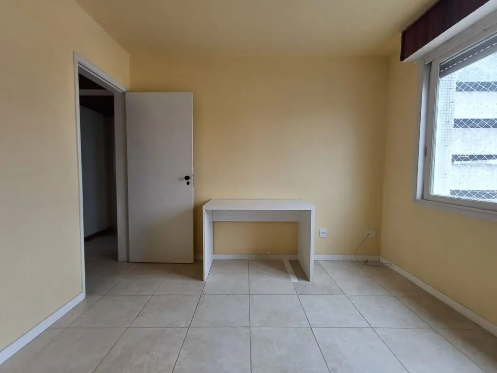 Imagem Apartamento a venda no bairro Menino Deus com 2 dormitórios