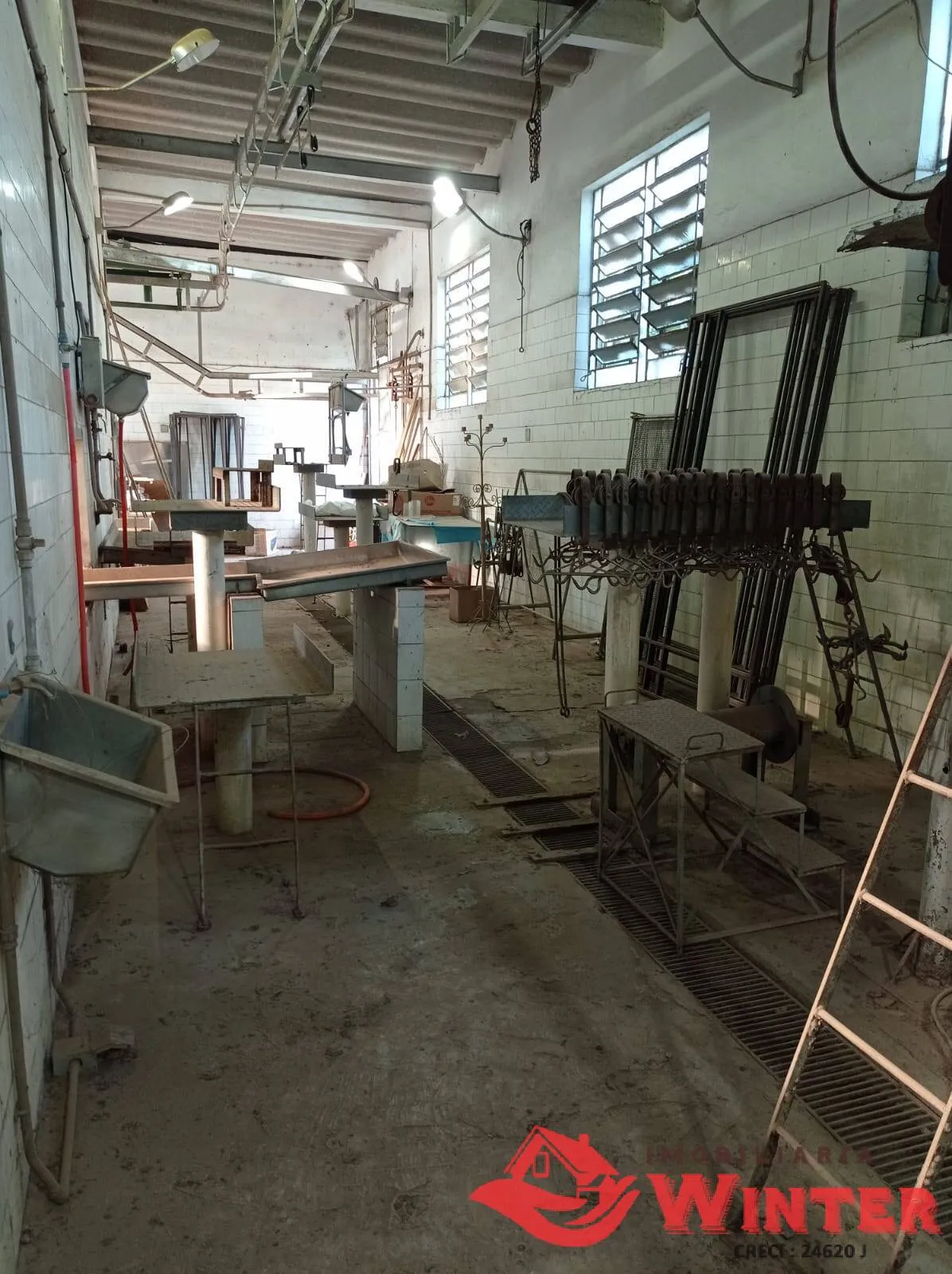 Imagem Pavilhão industrial com 250m² em Escadinhas, Feliz.