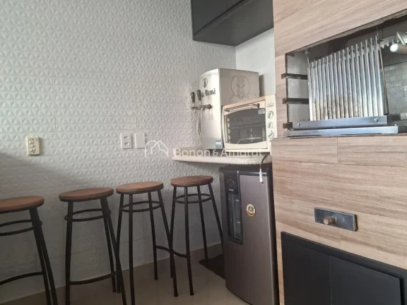 Imagem Este lindo imóvel conta com 3 dormitórios, sendo 1 suíte, todos equipados com ar-condicionado, as...