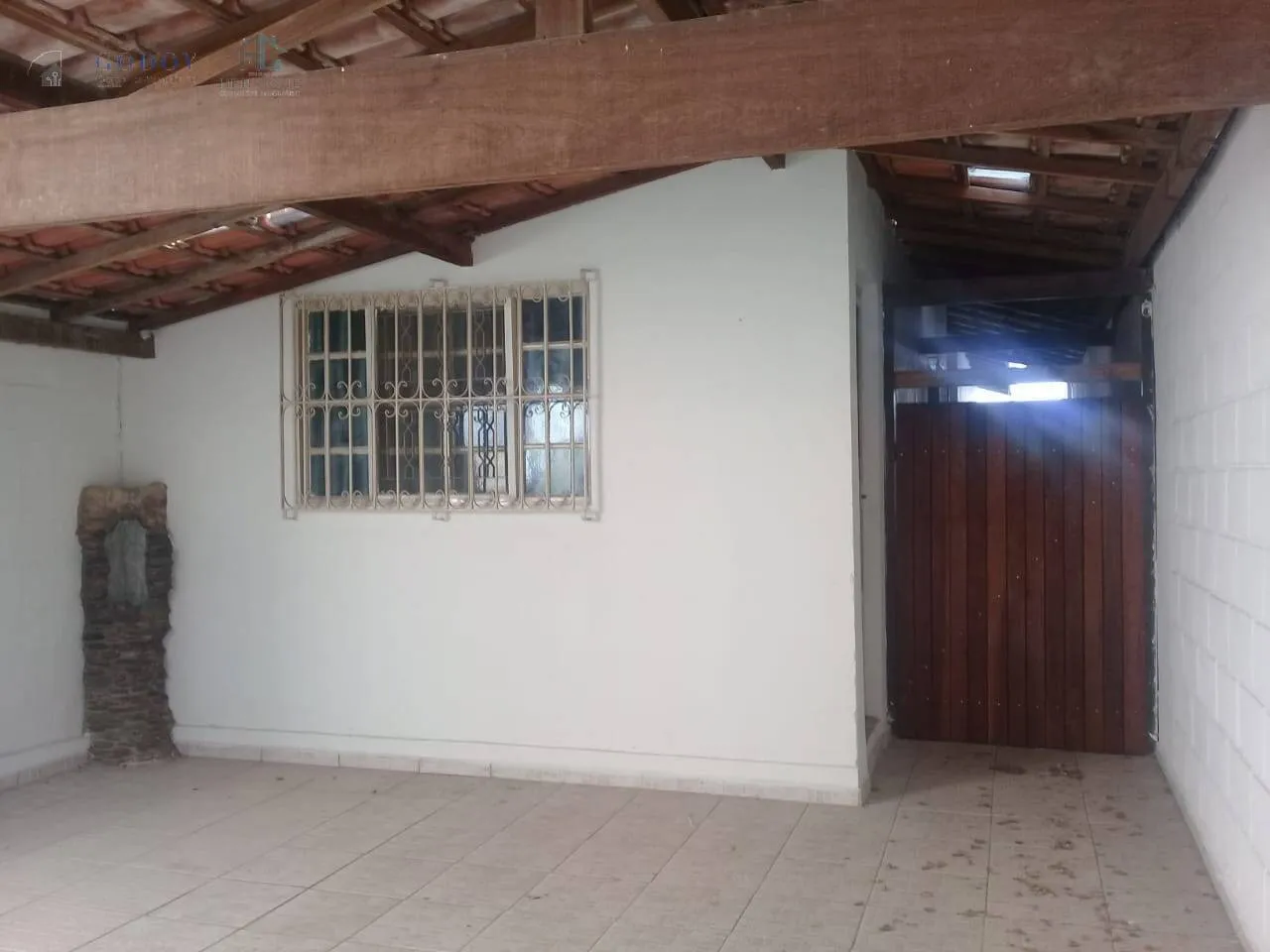 Foto do imóvel Ótima casa com 2 dormitórios e garagem coberta - Res. Mombaça