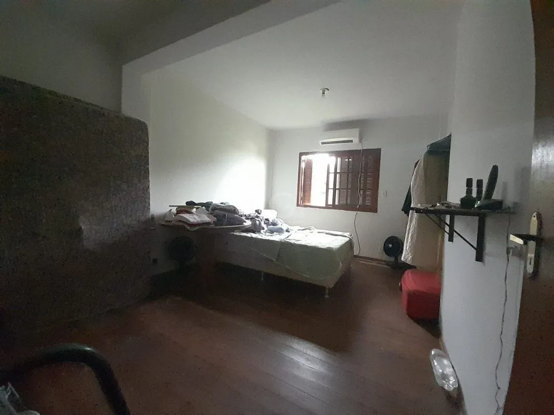 Imagem Casa para Venda com 3 dormitórios, sendo 1 suites e 3 vagas no bairro Ipanema