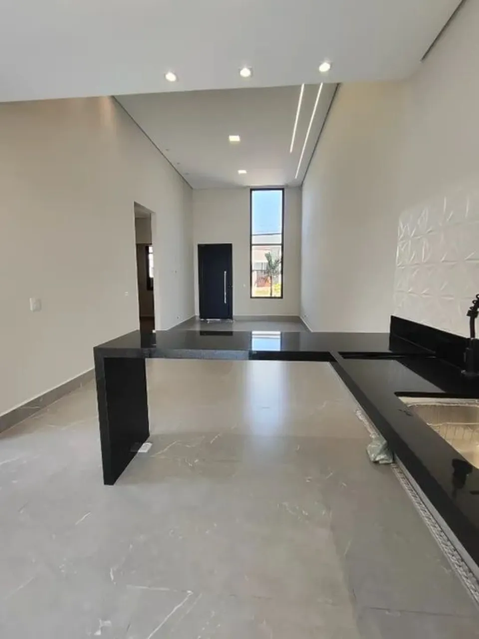 Imagem Casa em Condomínio à Venda em Sorocaba-SP, Horto Florestal: 3 Quartos, 1 Suíte, 1 Banheiro, 2 Vagas, 115,08m²